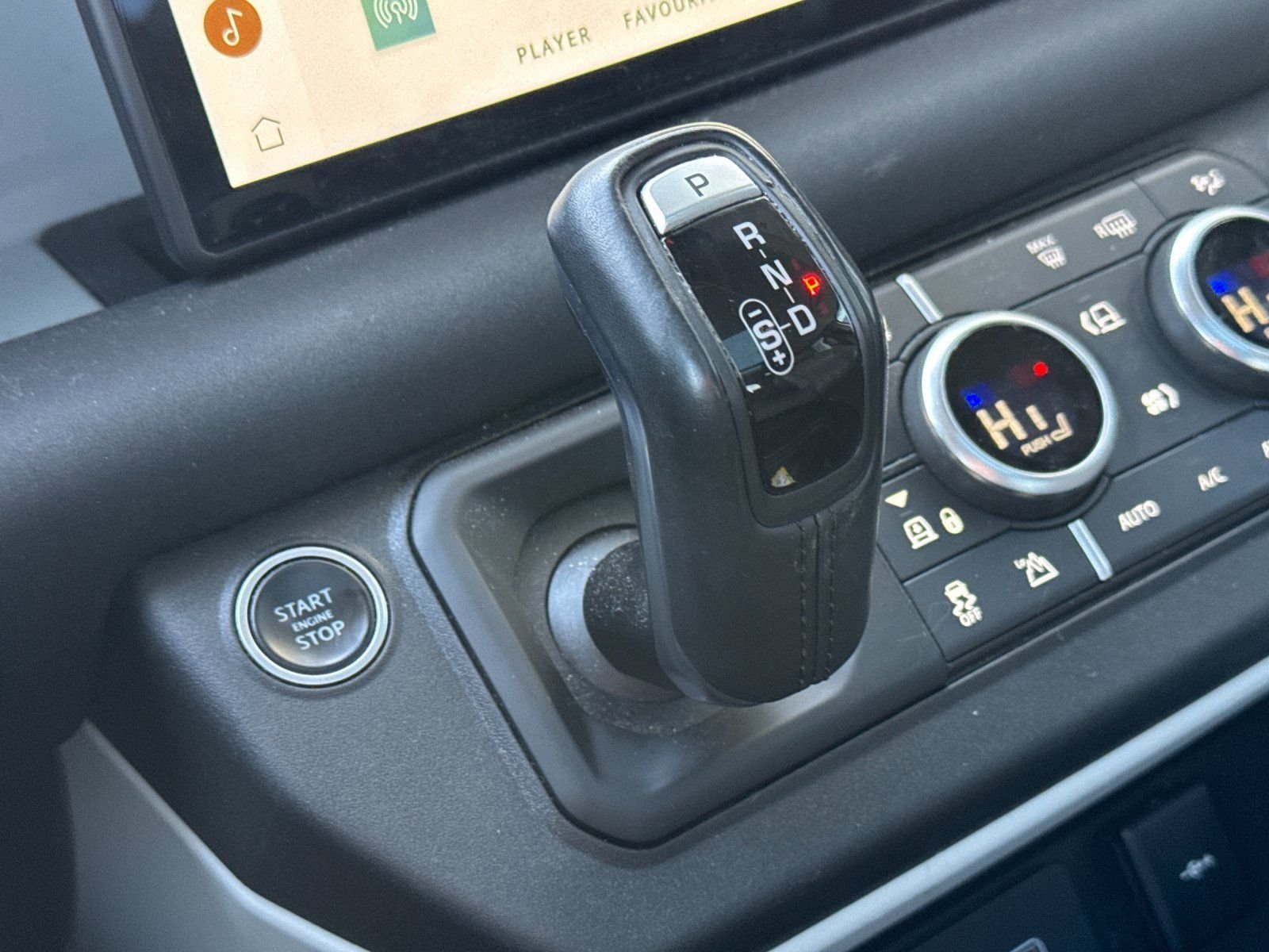 Used 2020 Silver Land Rover First Edition image 21