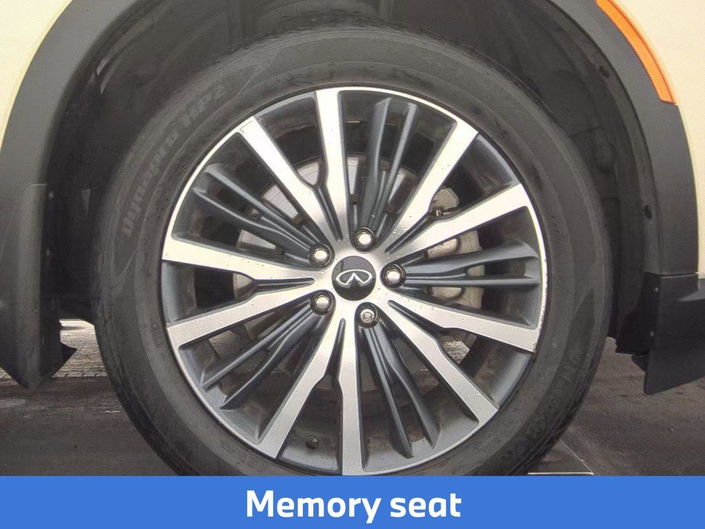 Used 2023 White INFINITI Sensory image 15