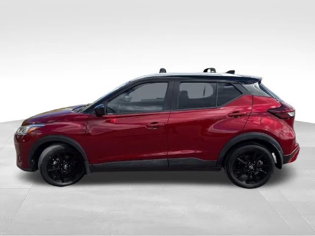 Used 2022 Red Nissan SV image 5
