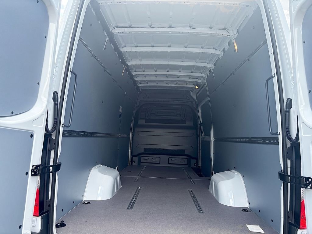 New 2026 Arctic White Mercedes-Benz Cargo 170 WB image 36