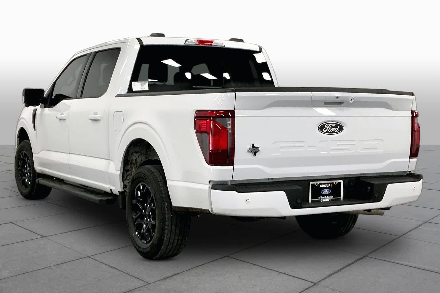 New 2026 Oxford White Ford XLT image 11