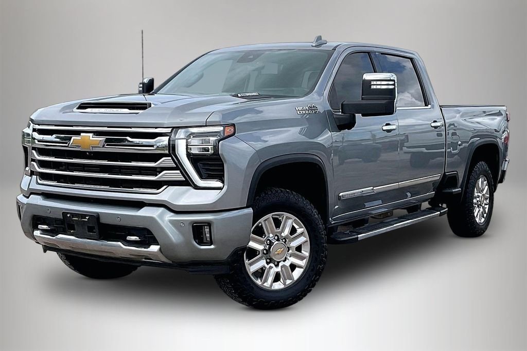 Used 2025 Gray Chevrolet High Country image 2