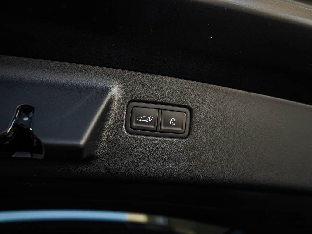 New 2026 Shimmering Silver Hyundai SEL AWD image 35