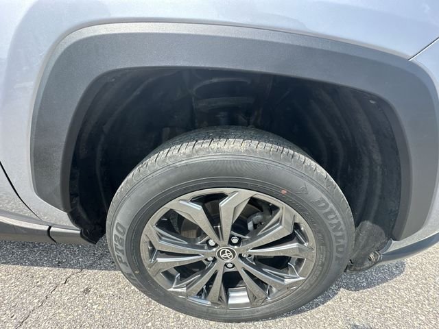 Used 2023 Silver Toyota XLE Premium image 21