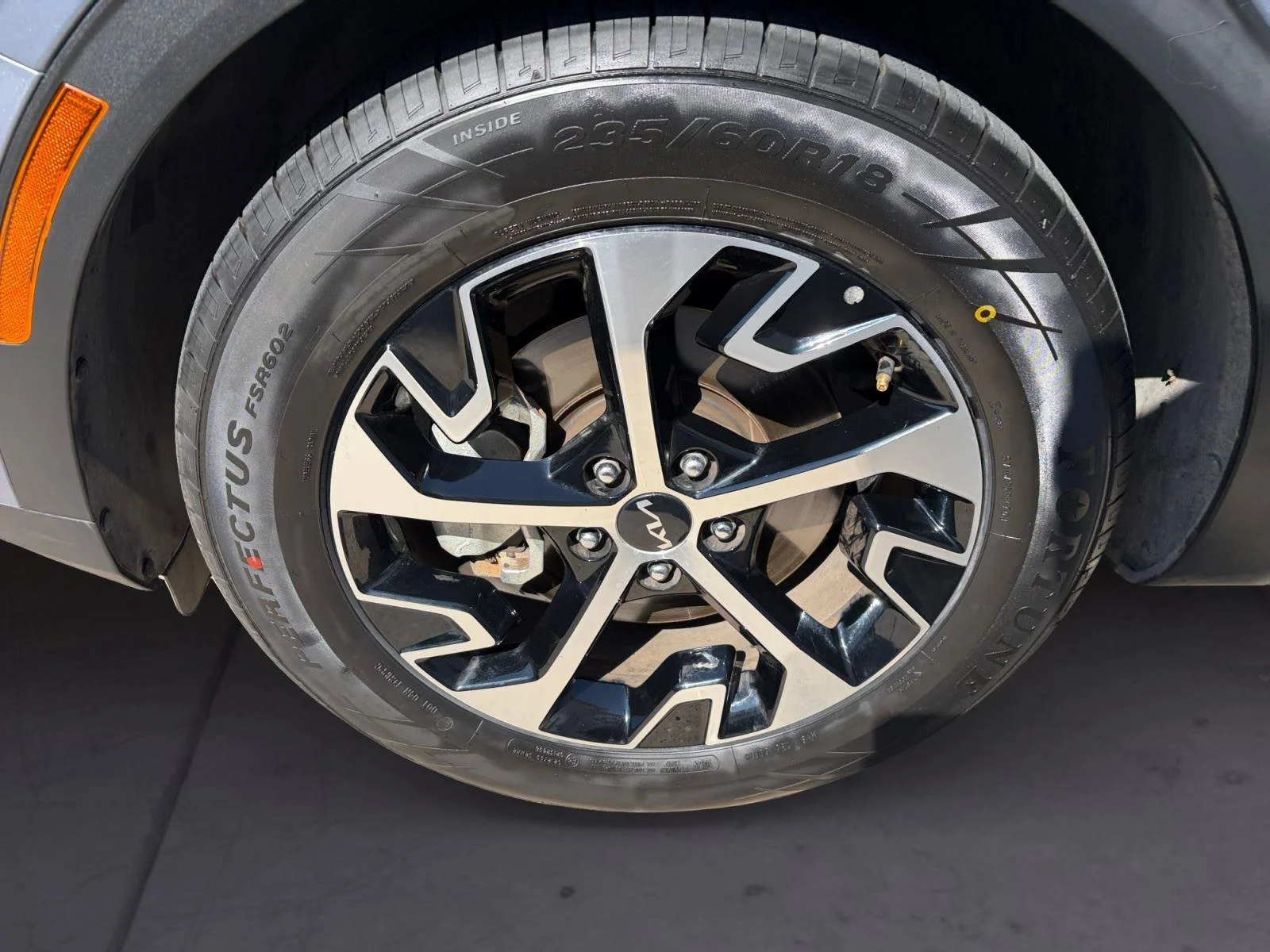 Used 2024 Everlasting Silver Kia EX image 14