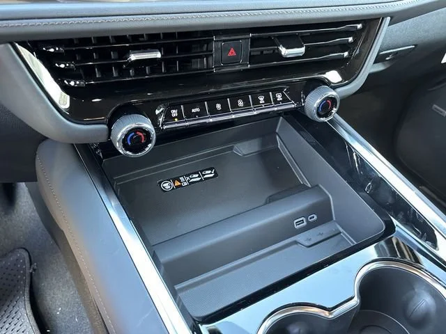 2026 Chevrolet Suburban High Country - Photo 18