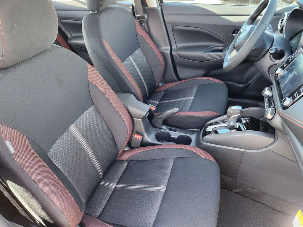 2025 Nissan Versa Sedan SR - Photo 17