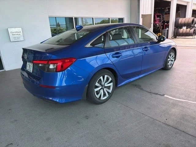 Used 2022  Honda LX image 7