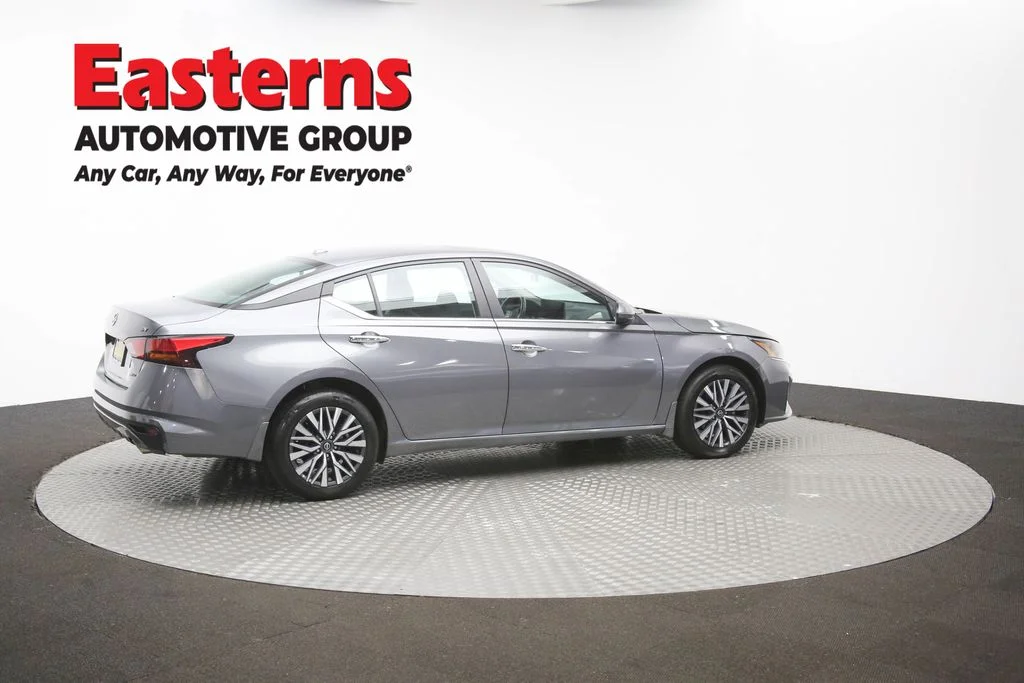 Used 2024 Gray Nissan 2.5 SV image 39