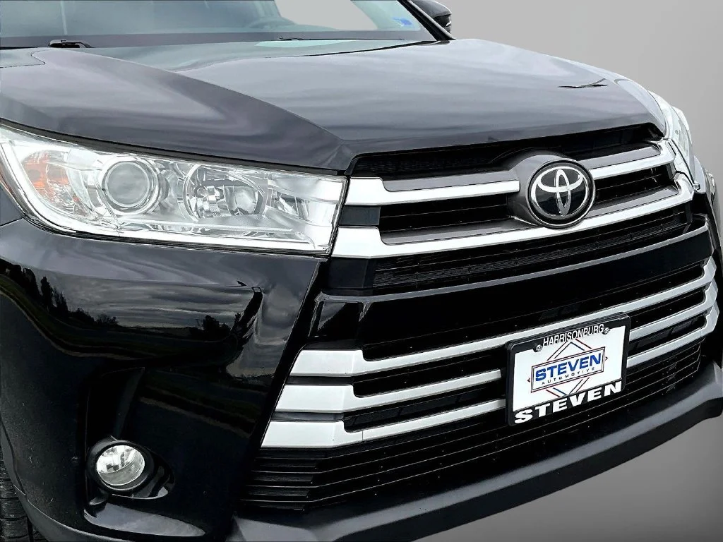 Used 2019 Black Toyota XLE image 35