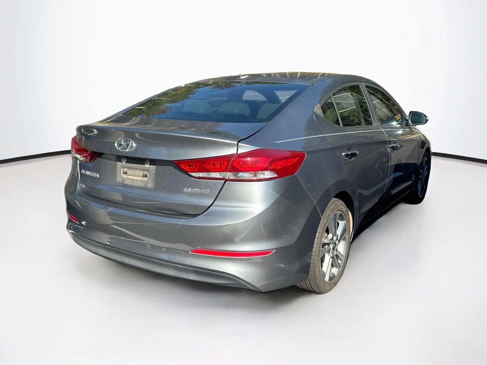 Used 2017 Galactic Gray Hyundai Limited image 5
