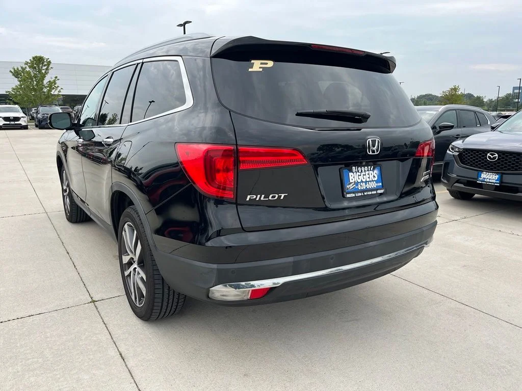 Used 2017  Honda Touring image 7