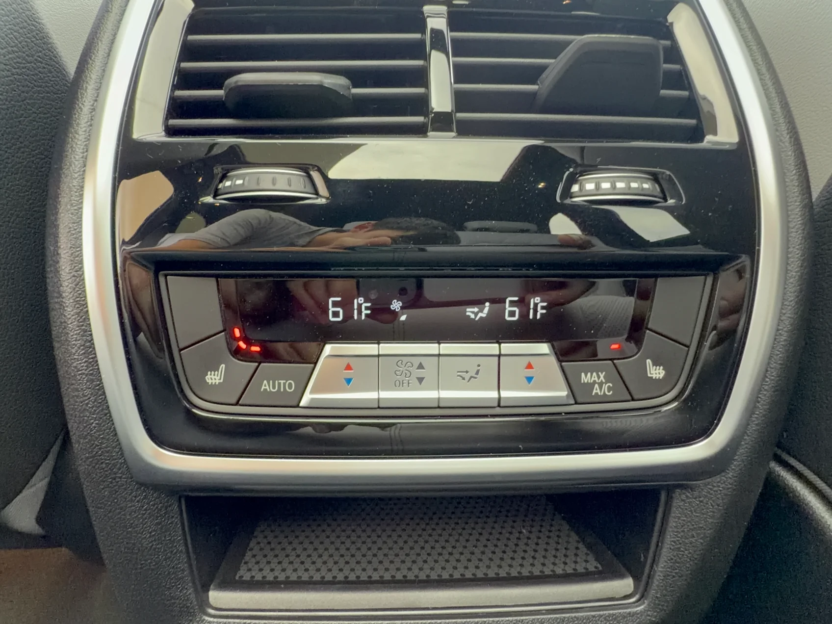 New 2026 Carbon Black Metallic BMW xDrive40i image 29