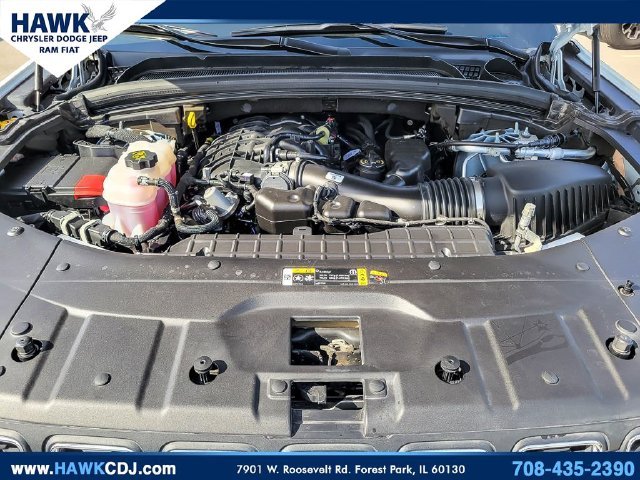 Used 2025 White Jeep Laredo image 32
