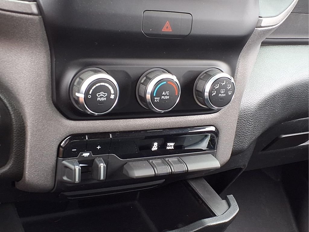 2021 RAM Ram 1500 Pickup Tradesman - Photo 15