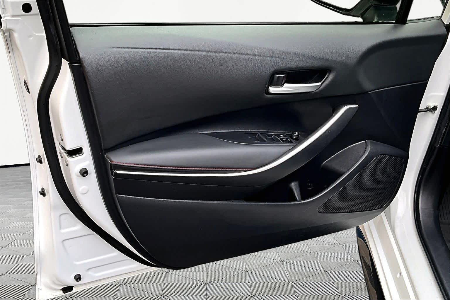 Used 2024 Ice Cap Toyota Hybrid SE image 22