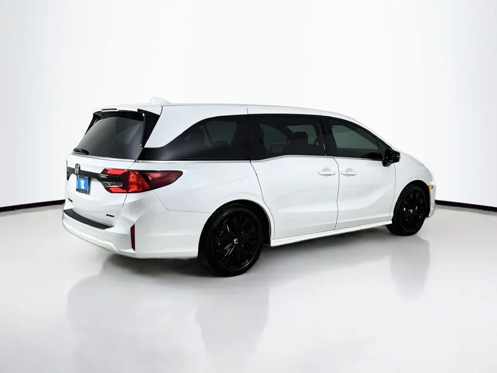 Certified Used 2026 Platinum White Pearl Honda Sport-L image 8