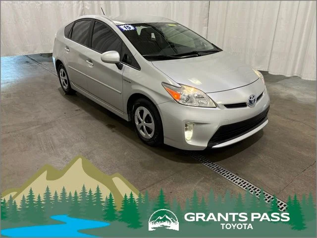 2015 Toyota Prius Two's photo