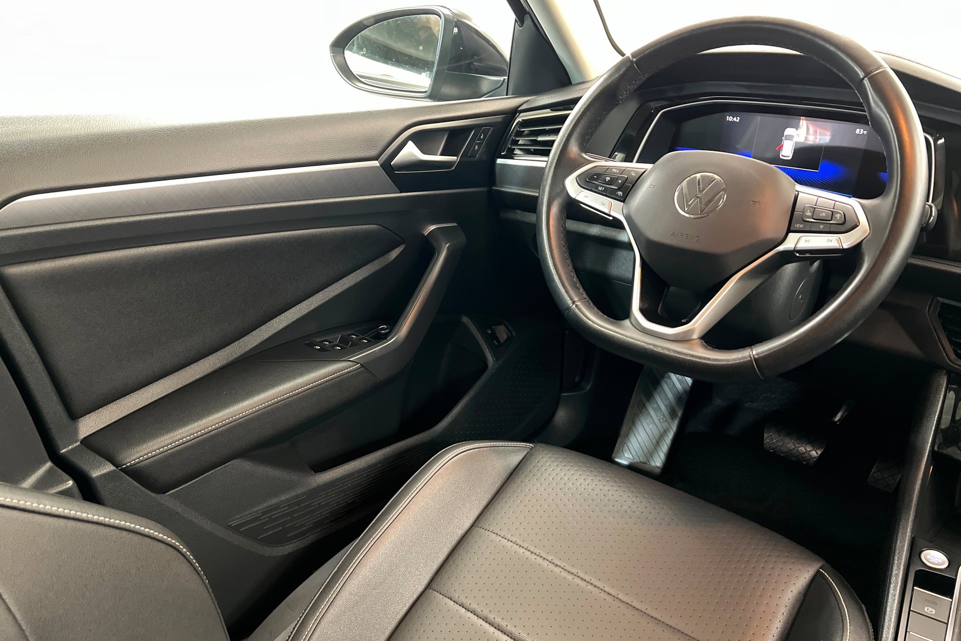 2024 Volkswagen Jetta SE - Photo 12