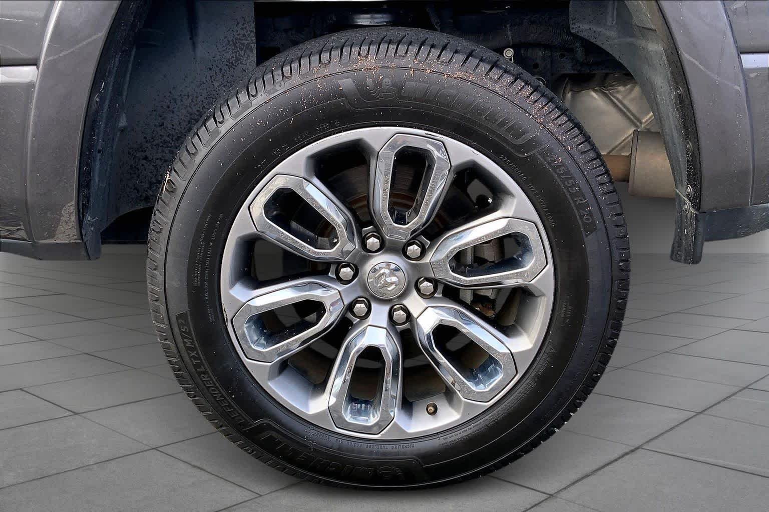 Used 2020 Granite Crystal Metallic Clearcoat Ram Laramie image 11