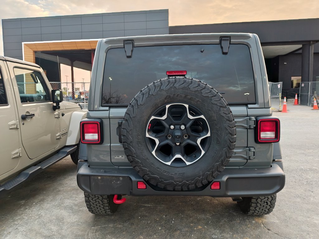 Used 2023 Gray Jeep Rubicon image 3