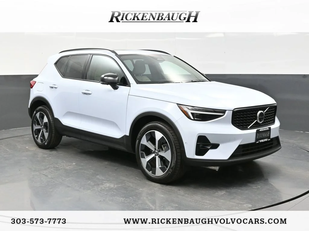 2026 Volvo XC40 B5 Plus Dark AWD's photo