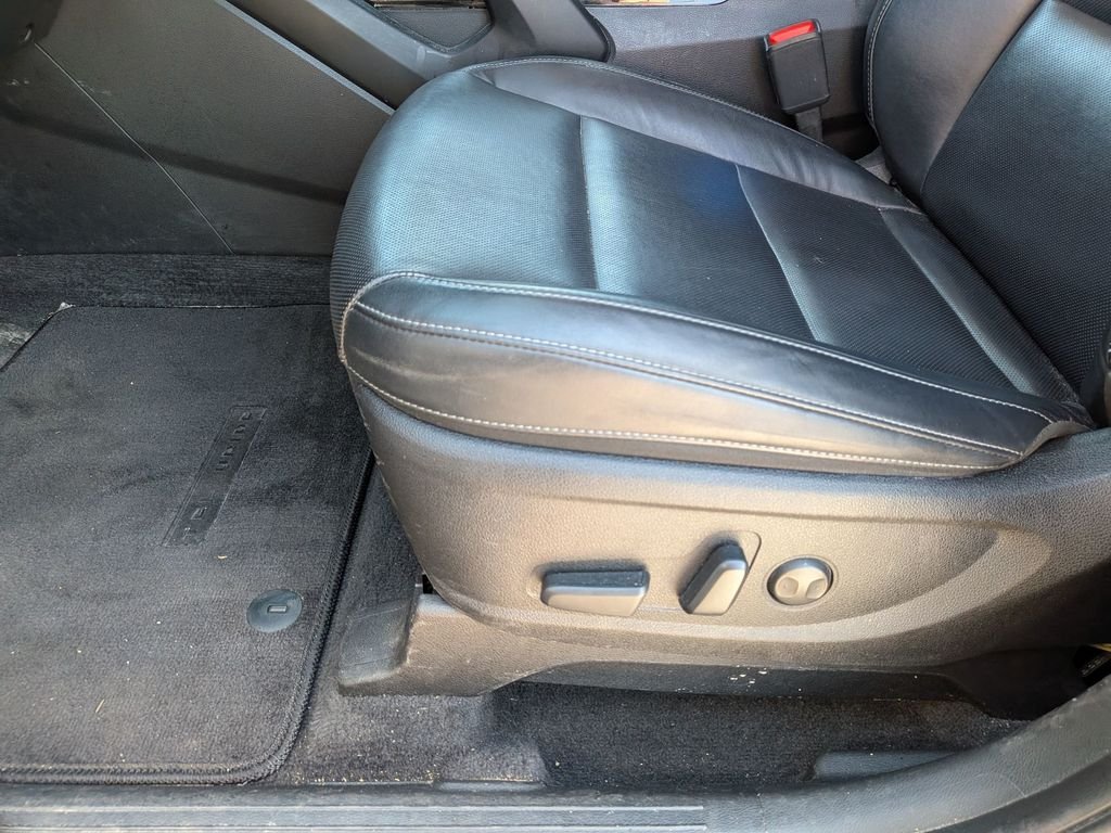 Used 2023 Silver Kia S image 14