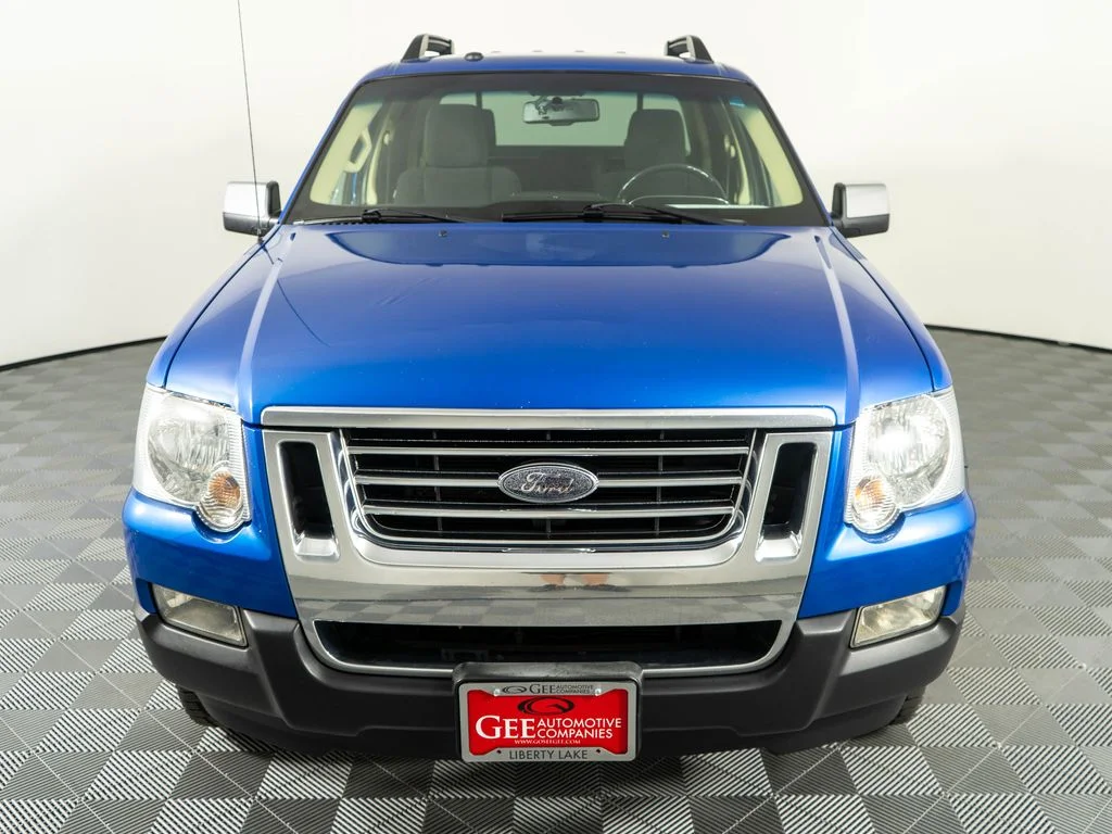 Used 2010 Blue Ford XLT image 2
