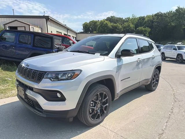 New 2026 Silver Zynith Metallic Clear-Coat Exterior Paint Jeep Latitude image 8