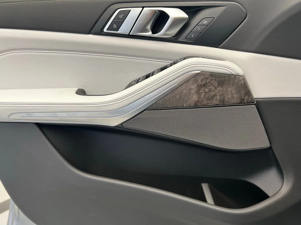 New 2026 Skyscraper Grey Metallic BMW xDrive40i image 21
