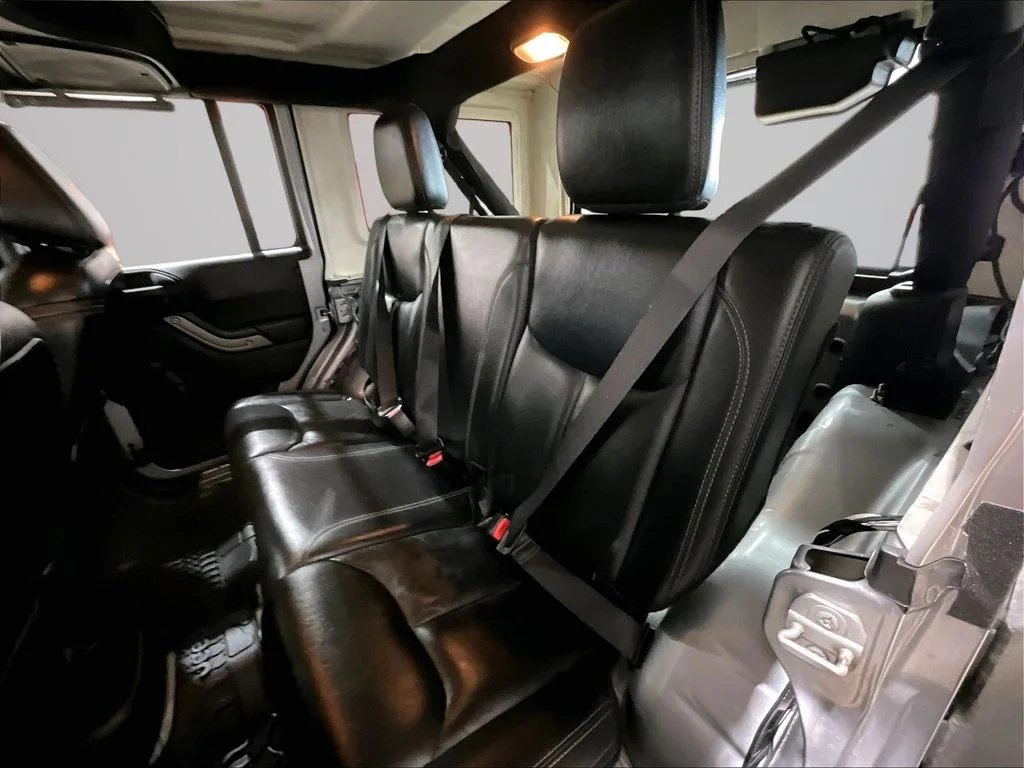 Used 2015 Silver Jeep Unlimited Sport image 23