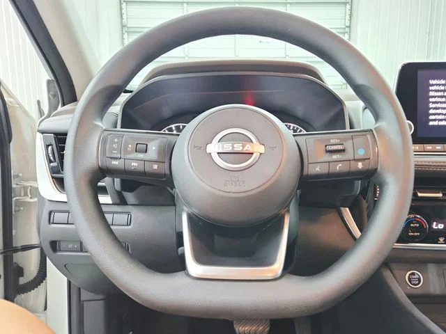 Used 2022 White Nissan SV image 24