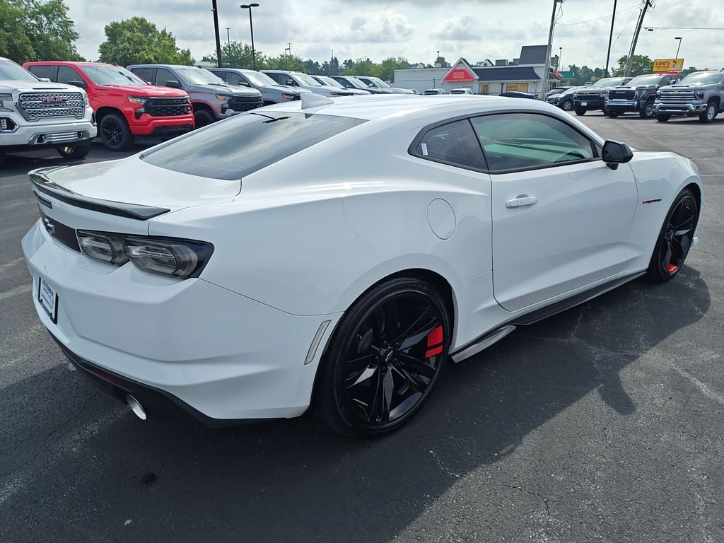 Used 2022 White Chevrolet LT1 image 5