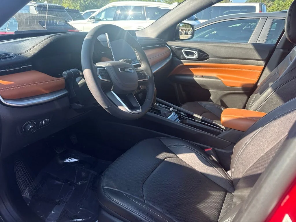 Used 2025 Red Jeep Limited image 3