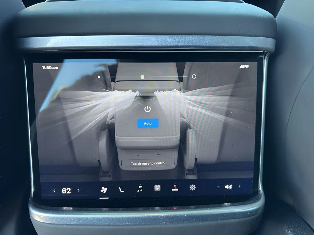 Used 2024  Tesla Base image 12