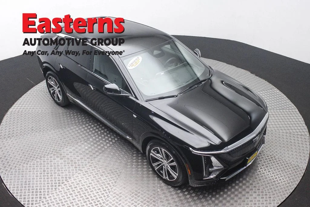 Used 2025 Black Cadillac Luxury image 3