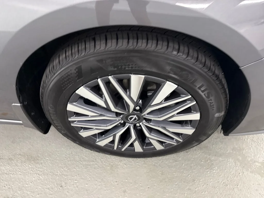 New 2026 Gray Nissan 2.5 SV image 4