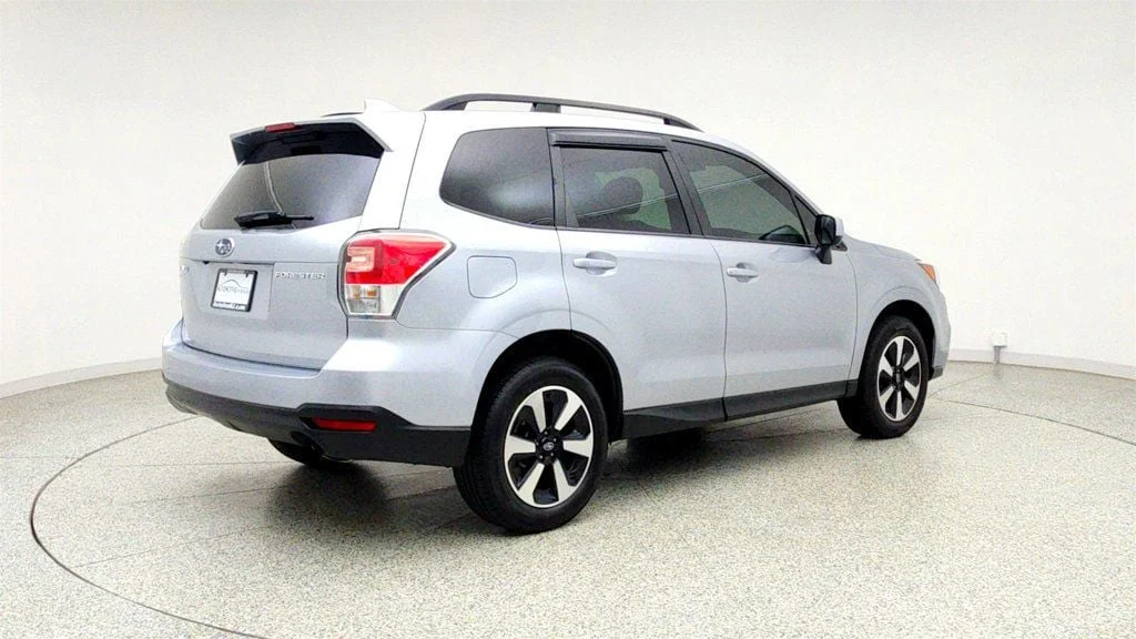 Used 2018 Ice Silver Metallic Subaru 2.5i Premium w/ All-Weather Package image 5