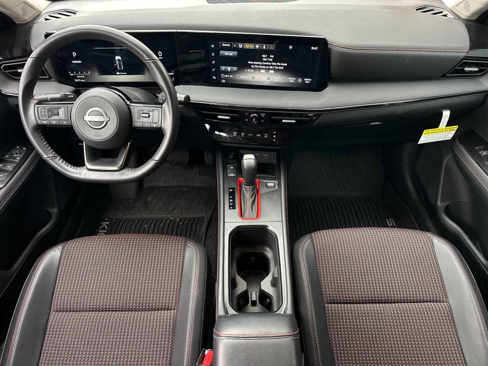 Used 2025 Aspen White/Super Black Nissan SR image 13