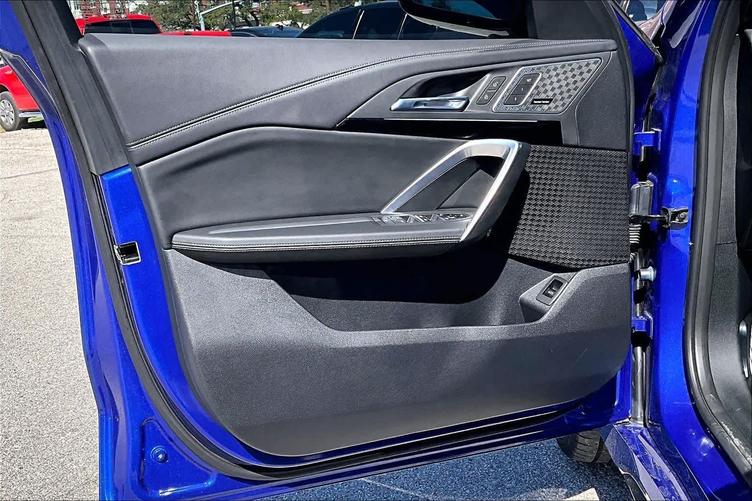 Used 2025 Portimao Blue Metallic BMW xDrive28i image 13