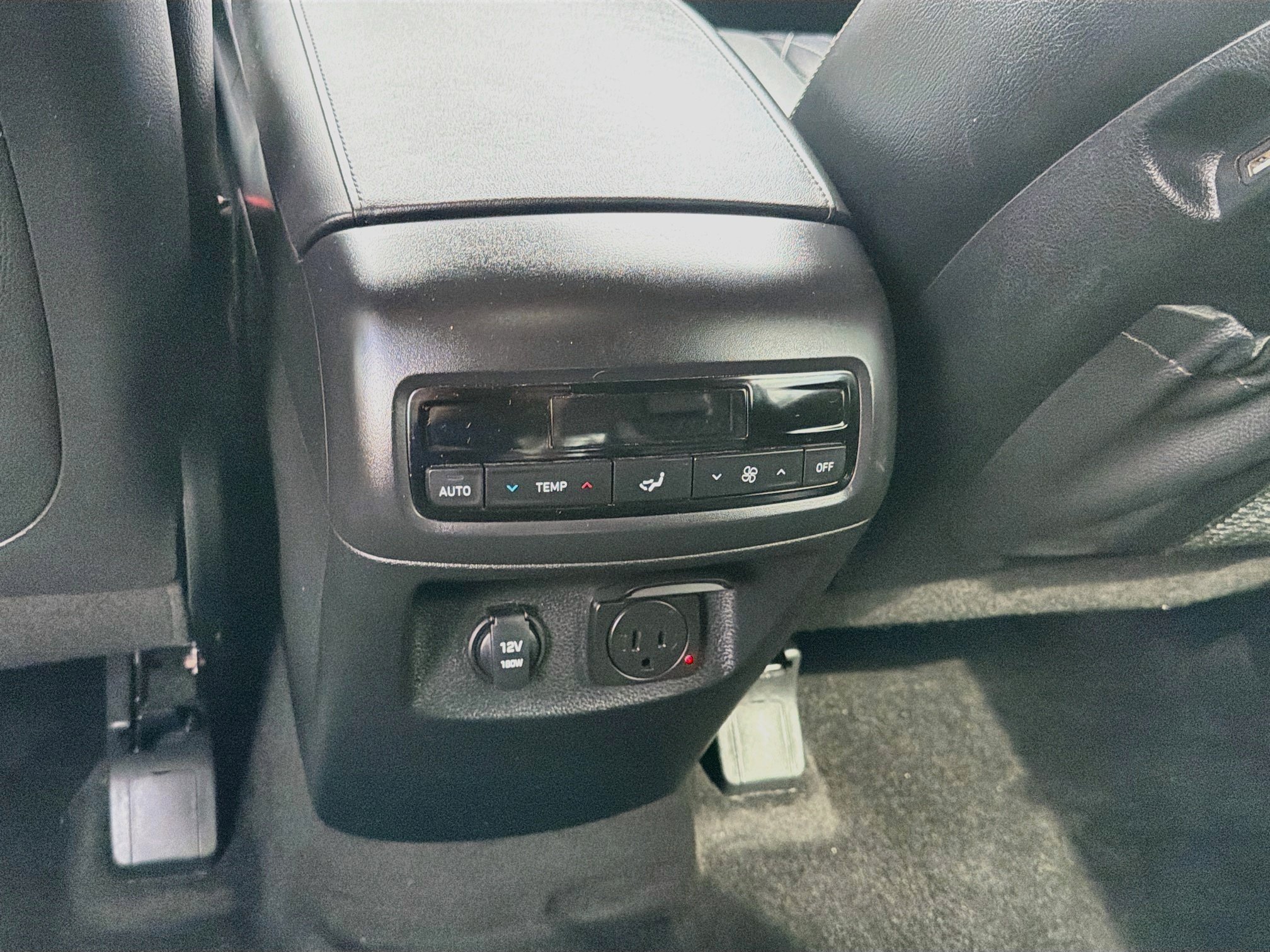 Used 2022 Abyss Black Pearl Hyundai SEL image 20