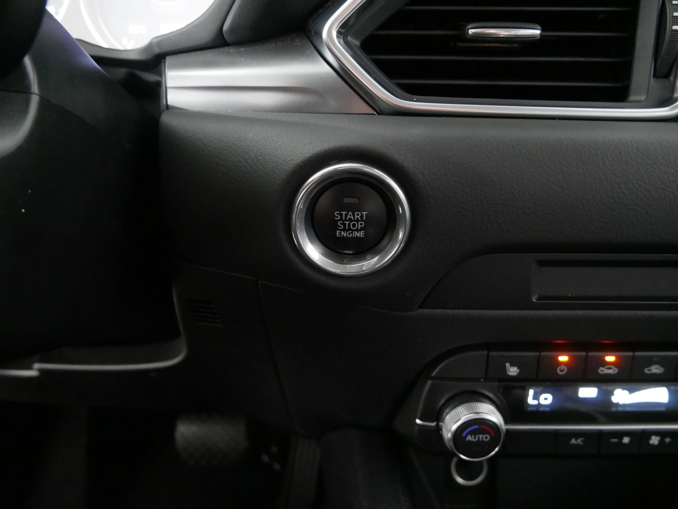 Used 2025 Platinum Quartz Metallic Mazda 2.5 S Select Package image 29
