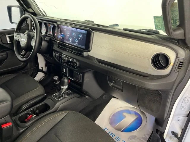 Used 2024 White Jeep Sport image 38