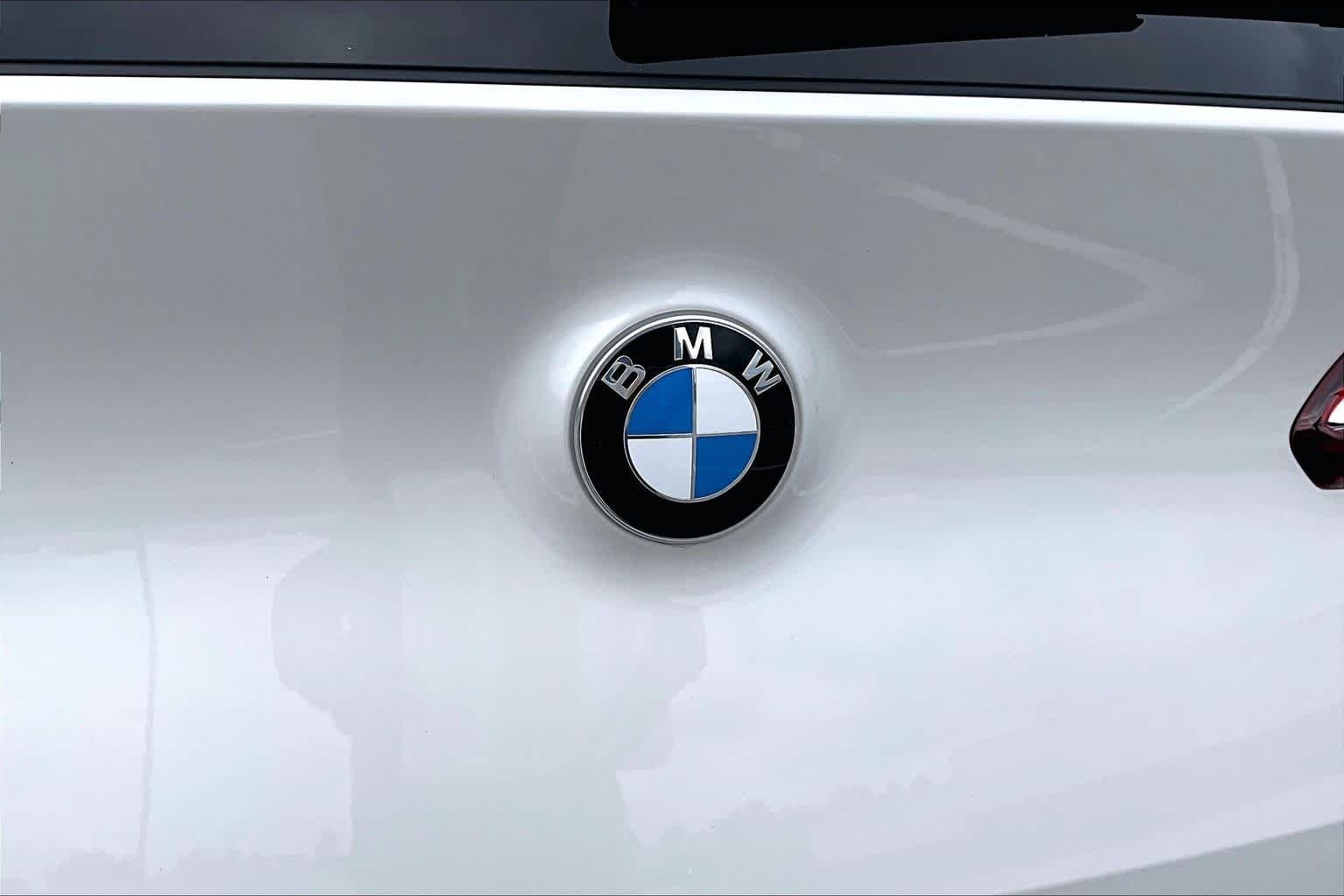 Used 2025 Mineral White Metallic BMW 30 xDrive image 10