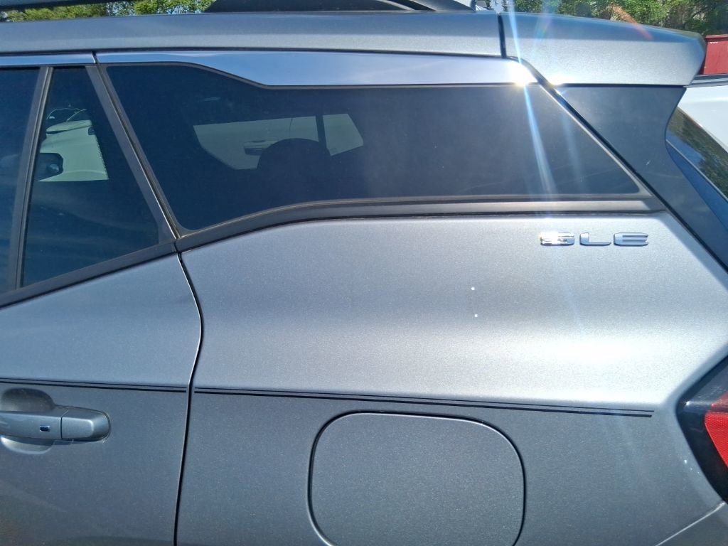 Used 2023 Sterling Metallic GMC SLE image 10