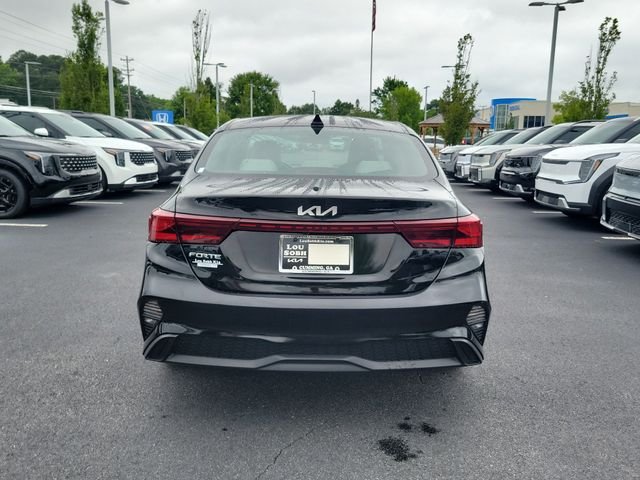 Used 2023 Black Kia LXS image 5