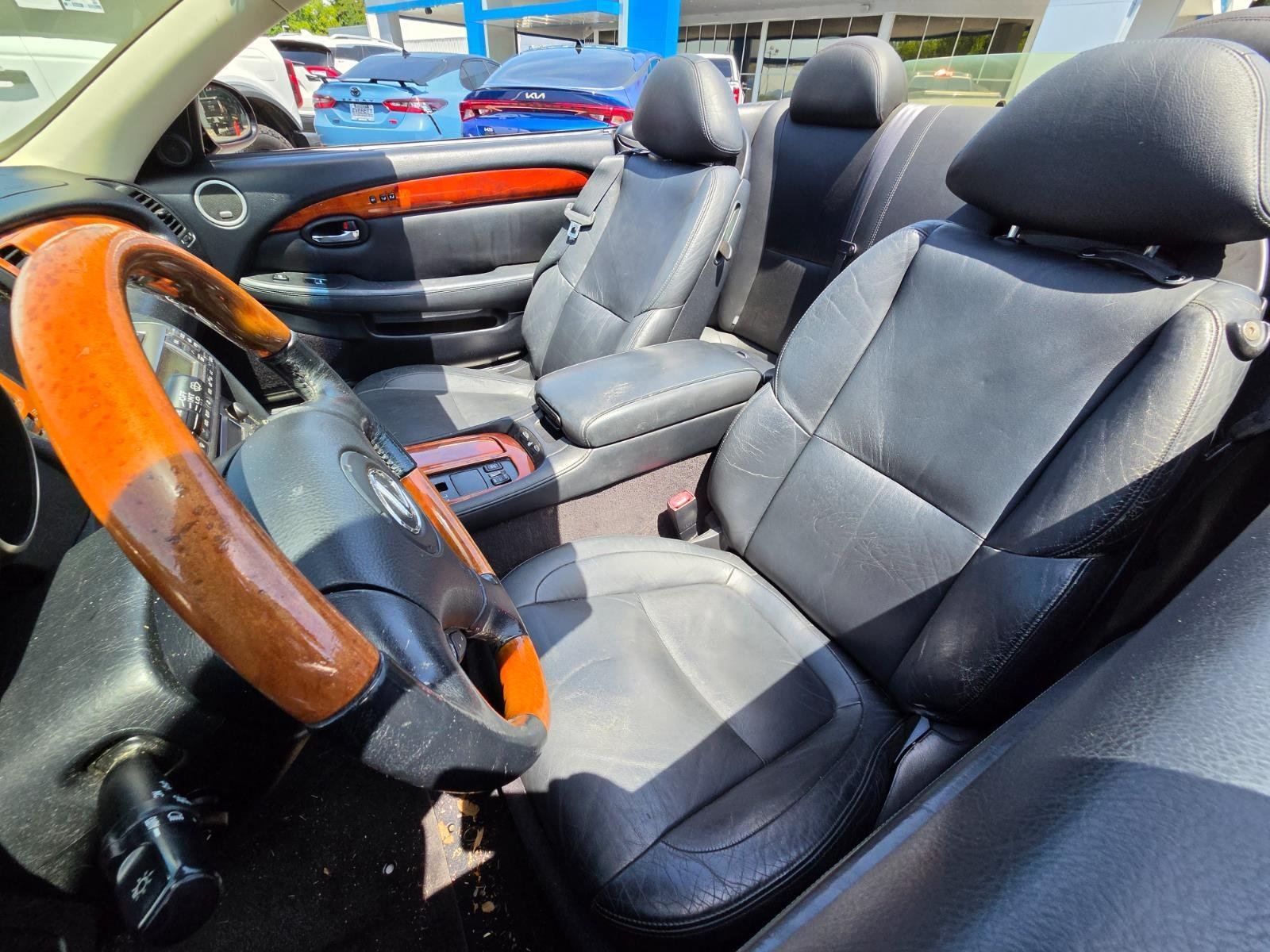 Used 2002  Lexus Base image 16