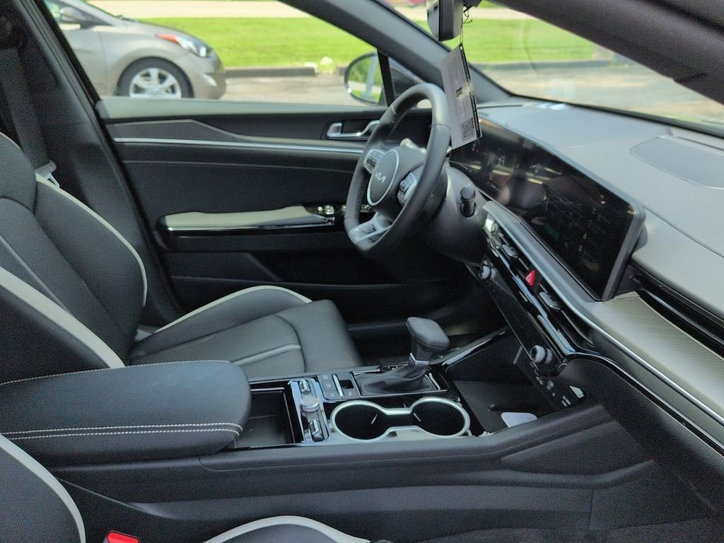 New 2026 Aurora Black Pearl Kia GT-Line AWD image 7