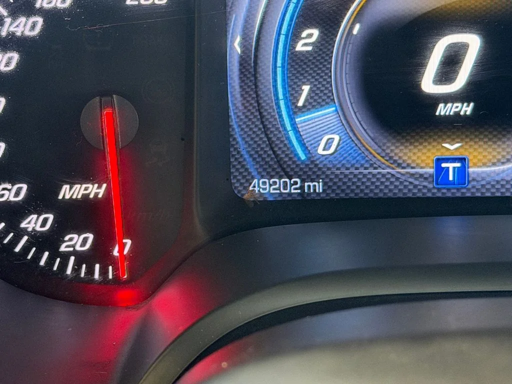Used 2019 White Chevrolet Stingray image 15