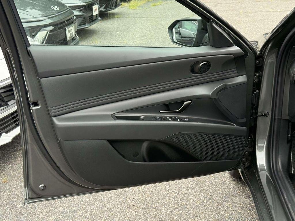 New 2026 Amazon Gray Hyundai SEL Sport image 28